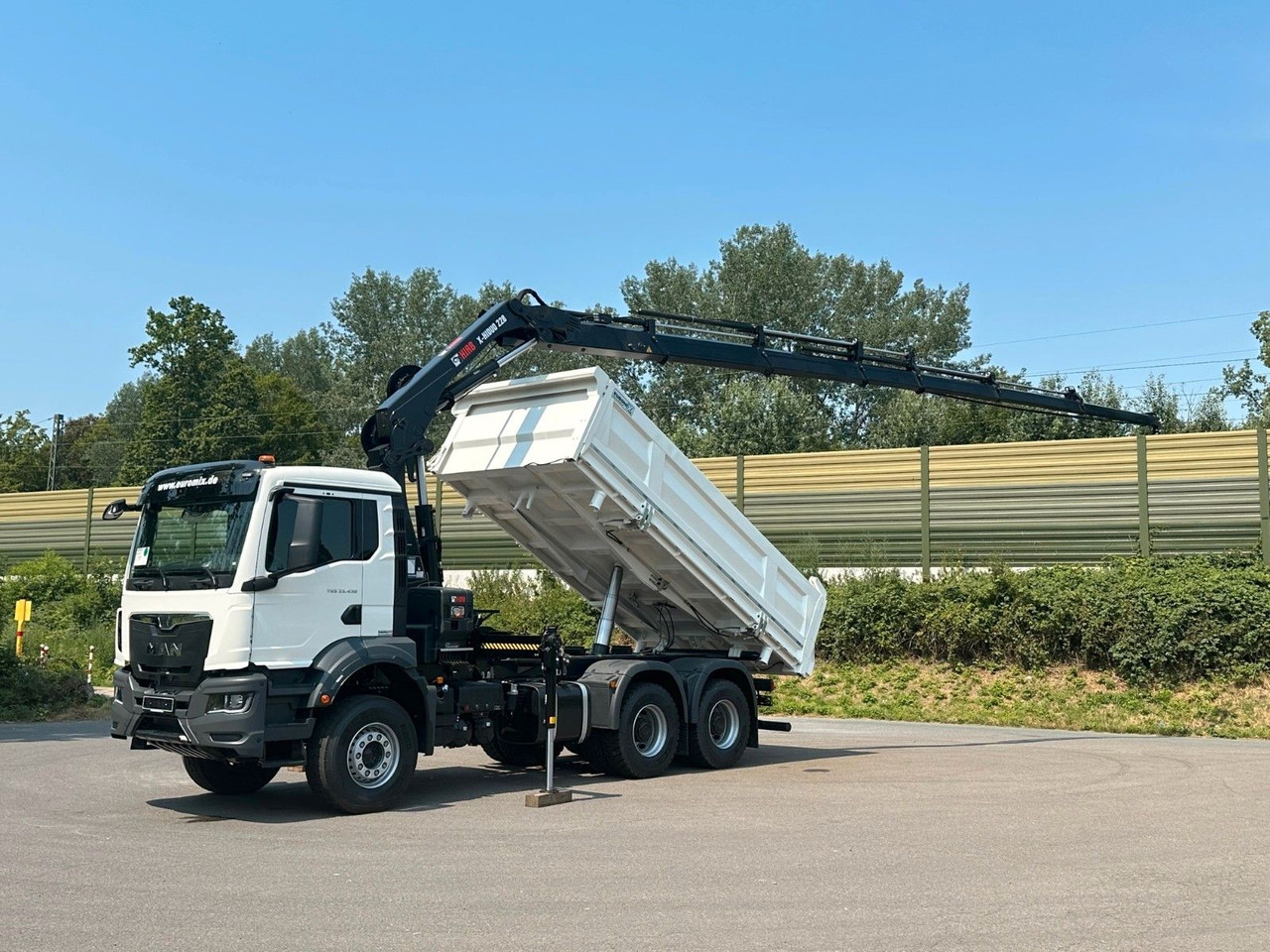 MAN TGS 33.440 6x4 /3-Seiten- Kipper / HIAB 228-6 - Самосвал камион, Камион с кран: снимка 2 MAN TGS 33.440 6x4 /3-Seiten- Kipper / HIAB 228-6 - Самосвал камион, Камион с кран: снимка 2