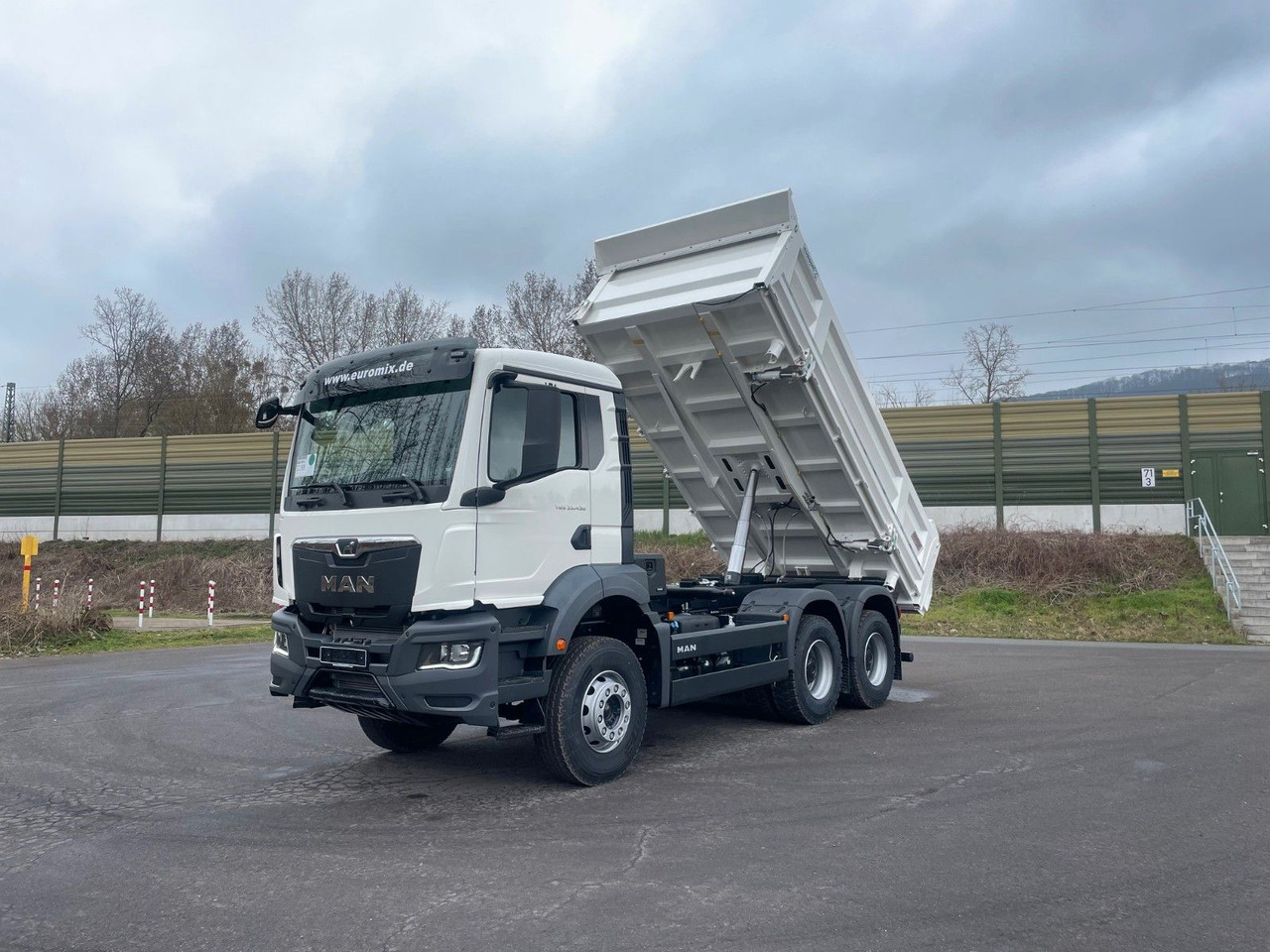 Самосвал камион MAN TGS 33.440 6x4 /Euro6 3-Seiten-Kipper EuromixMTP: снимка 17