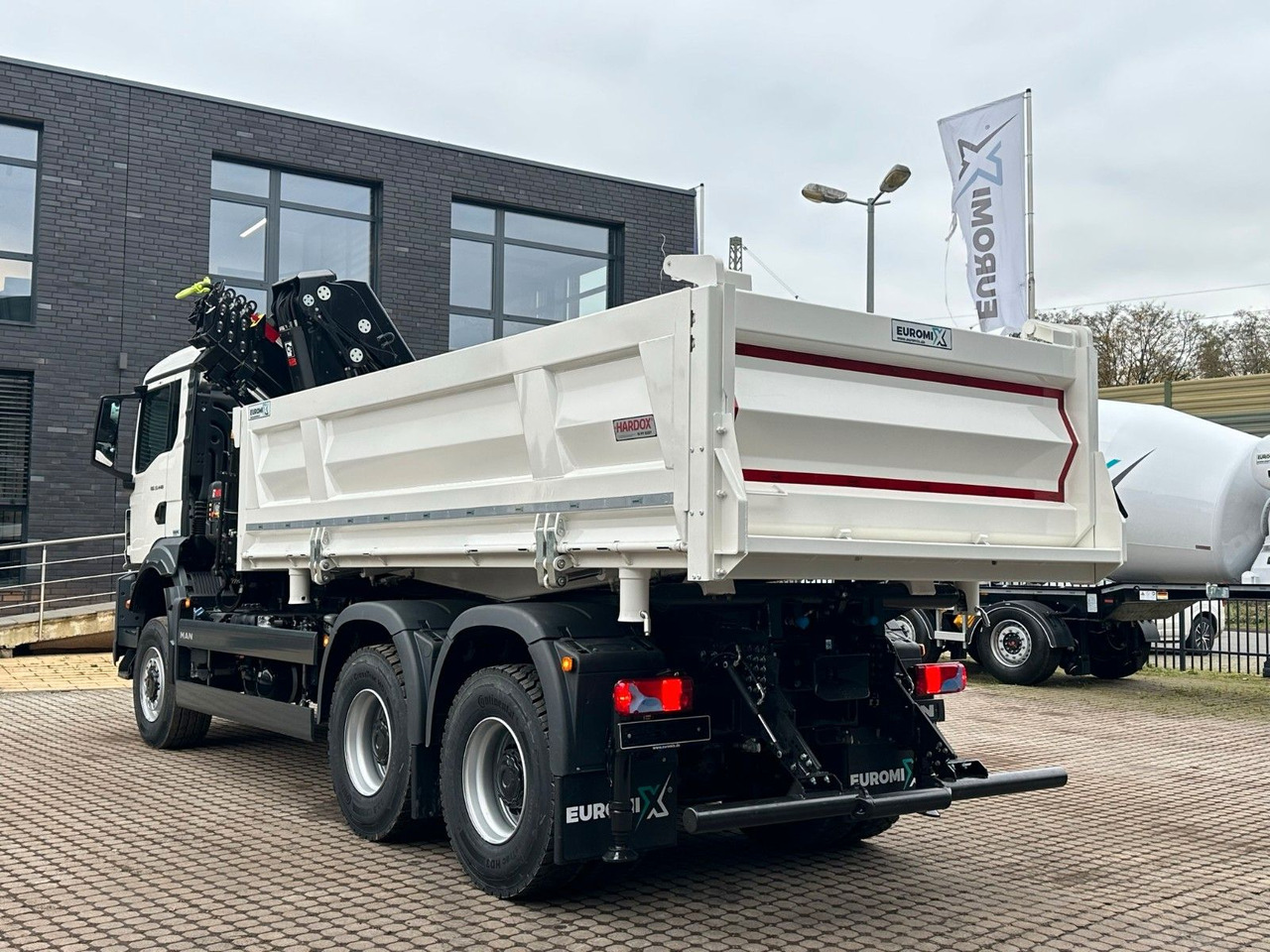 MAN TGS 33.440 6x6 /3-Seiten- Kipper / Kran HIAB 302 - Самосвал камион, Камион с кран: снимка 3 MAN TGS 33.440 6x6 /3-Seiten- Kipper / Kran HIAB 302 - Самосвал камион, Камион с кран: снимка 3