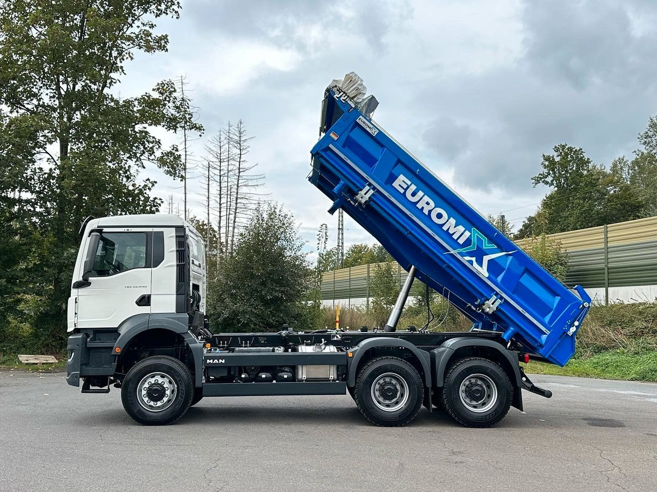 MAN TGS 33.440 6x6 /Euro6 3-Seiten-Kipper EuromixMTP - Самосвал камион: снимка 2 MAN TGS 33.440 6x6 /Euro6 3-Seiten-Kipper EuromixMTP - Самосвал камион: снимка 2