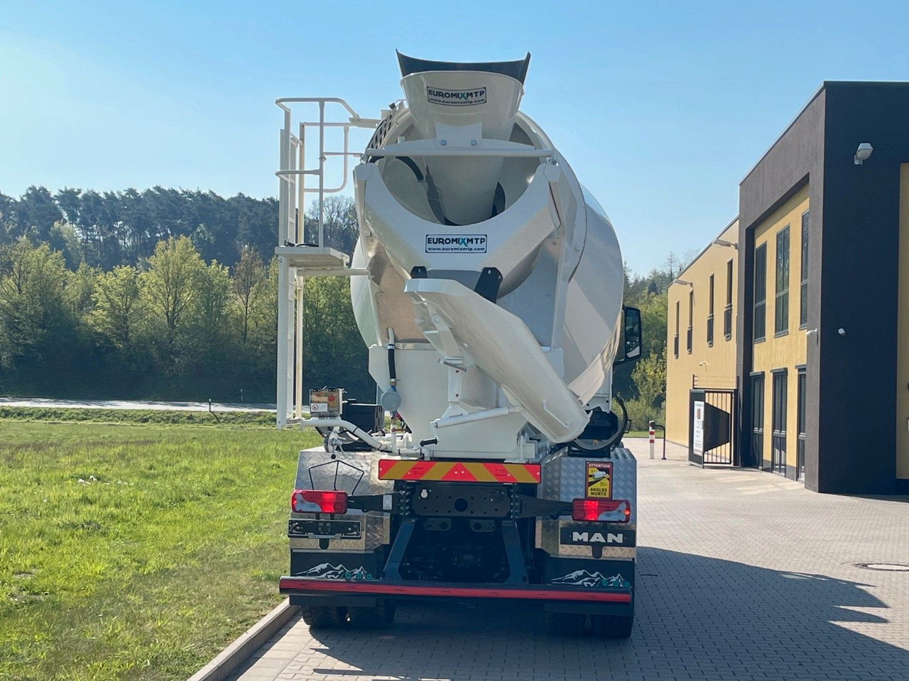 MAN TGS 35.470 8x4 EuromixMTP EM 10 L 10xVORHANDEN - Бетоновоз: снимка 5 MAN TGS 35.470 8x4 EuromixMTP EM 10 L 10xVORHANDEN - Бетоновоз: снимка 5