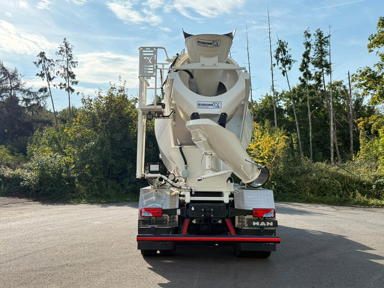 MAN TGS 35.470 BB 8X4 EuromixMTP EM 10 L - Бетоновоз: снимка 5 MAN TGS 35.470 BB 8X4 EuromixMTP EM 10 L - Бетоновоз: снимка 5