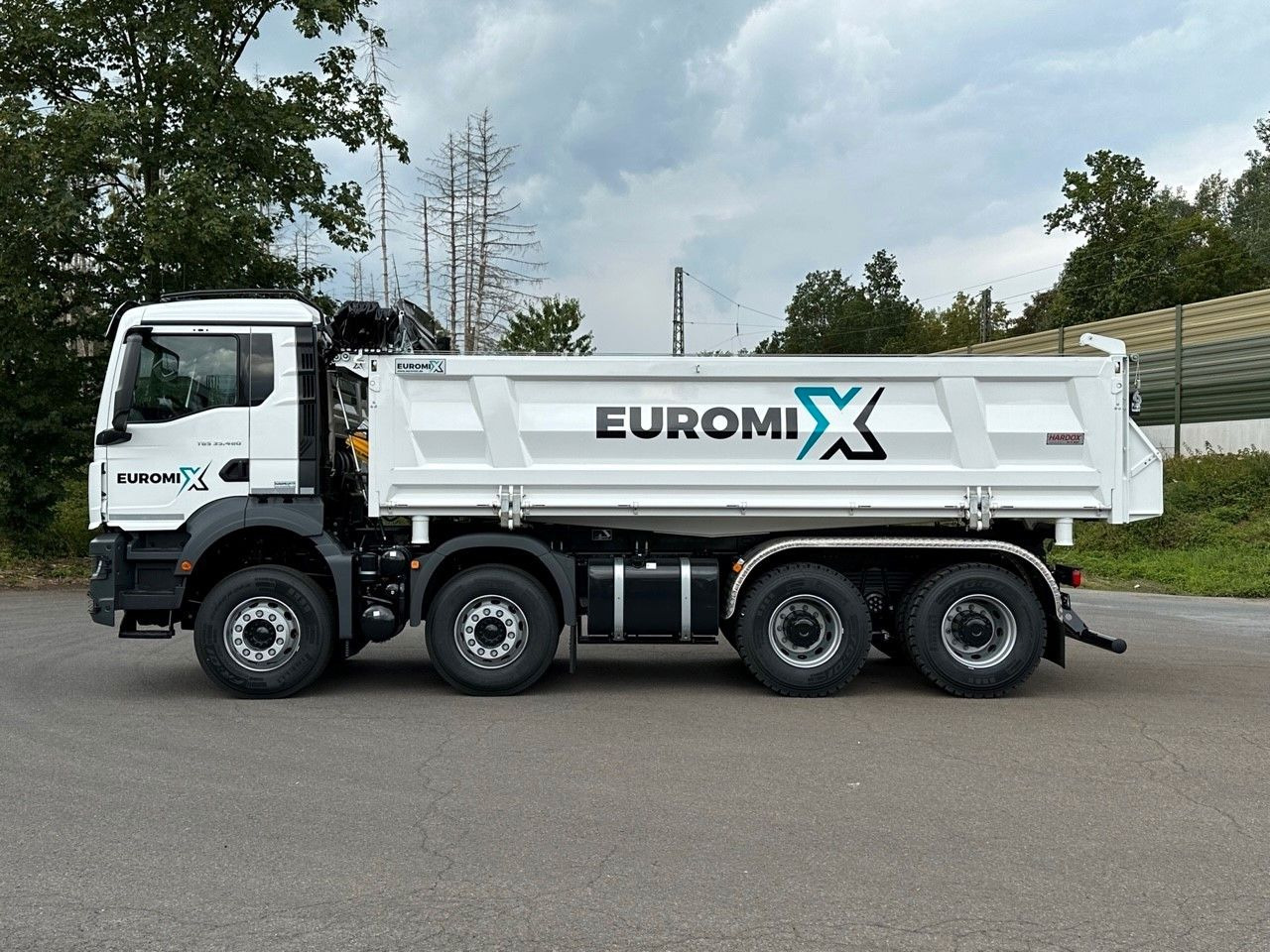 MAN TGS 35.480 8x4 EuromixMTP 3-Seiten-Kipper - Самосвал камион: снимка 4 MAN TGS 35.480 8x4 EuromixMTP 3-Seiten-Kipper - Самосвал камион: снимка 4