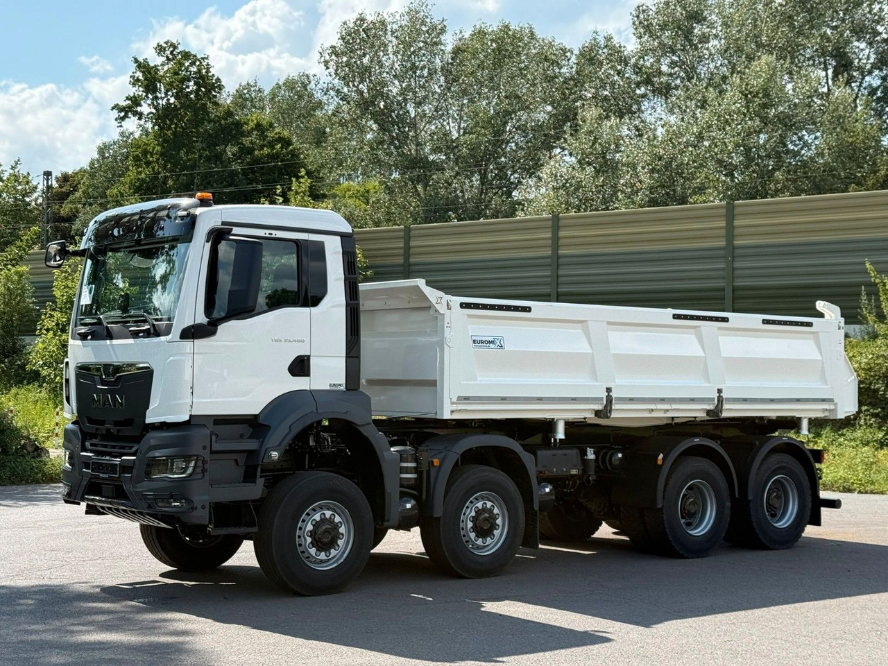 MAN TGS 35.480 8x8 EuromixMTP 3-Seiten-Kipper - Самосвал камион: снимка 3 MAN TGS 35.480 8x8 EuromixMTP 3-Seiten-Kipper - Самосвал камион: снимка 3