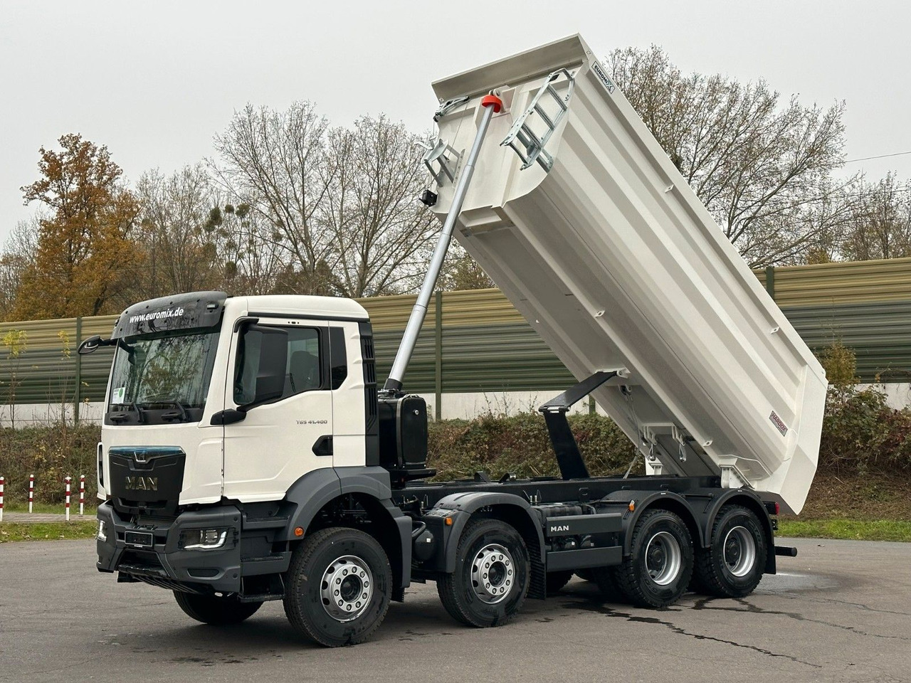 Самосвал камион MAN TGS 41.400 8x4 /  EUROMIX MTP 20m³/ EURO2 Kipper: снимка 9