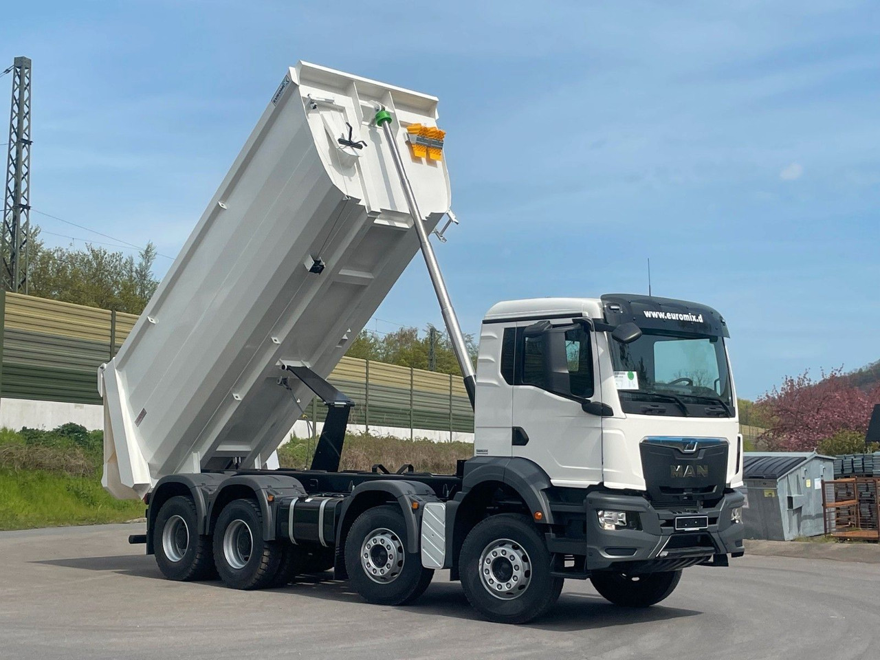 MAN TGS 41.400 8x4 / EUROMIX MTP 20m³/ EURO2 Kipper - Мултилифт за контейнери камион: снимка 1 MAN TGS 41.400 8x4 / EUROMIX MTP 20m³/ EURO2 Kipper - Мултилифт за контейнери камион: снимка 1