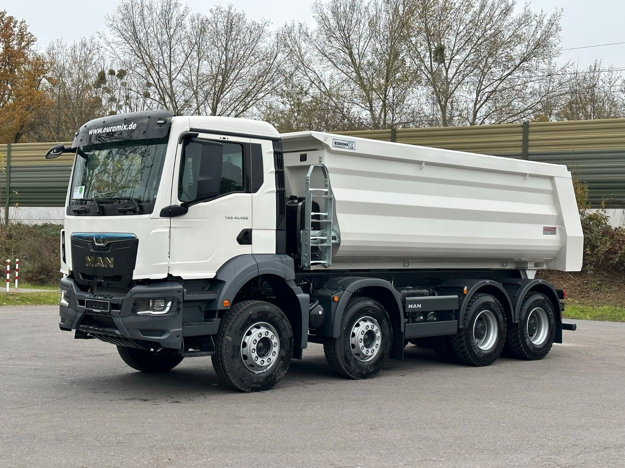 MAN TGS 41.400 8x4 / EUROMIX MTP 20m³/ EURO2 Kipper - Самосвал камион: снимка 1 MAN TGS 41.400 8x4 / EUROMIX MTP 20m³/ EURO2 Kipper - Самосвал камион: снимка 1