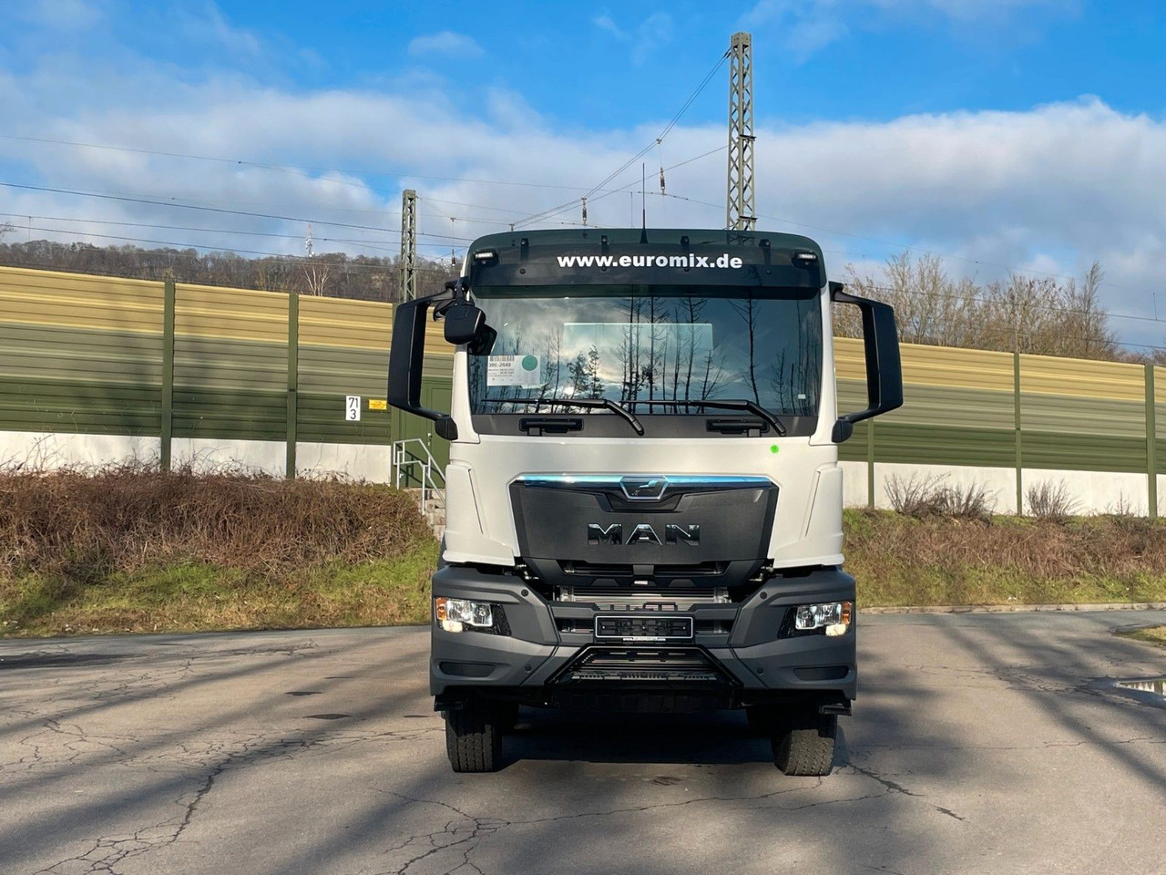 MAN TGS 41.400 8x4 / EuromixMTP EM 10m³ R / EURO 2 - Бетоновоз: снимка 2 MAN TGS 41.400 8x4 / EuromixMTP EM 10m³ R / EURO 2 - Бетоновоз: снимка 2