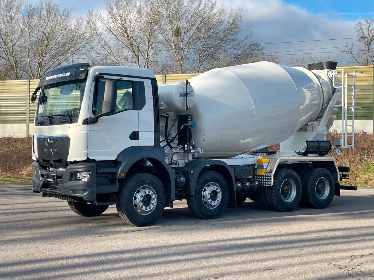 MAN TGS 41.400 8x4 / EuromixMTP EM 10m³ R / EURO 2 - Бетоновоз: снимка 3 MAN TGS 41.400 8x4 / EuromixMTP EM 10m³ R / EURO 2 - Бетоновоз: снимка 3