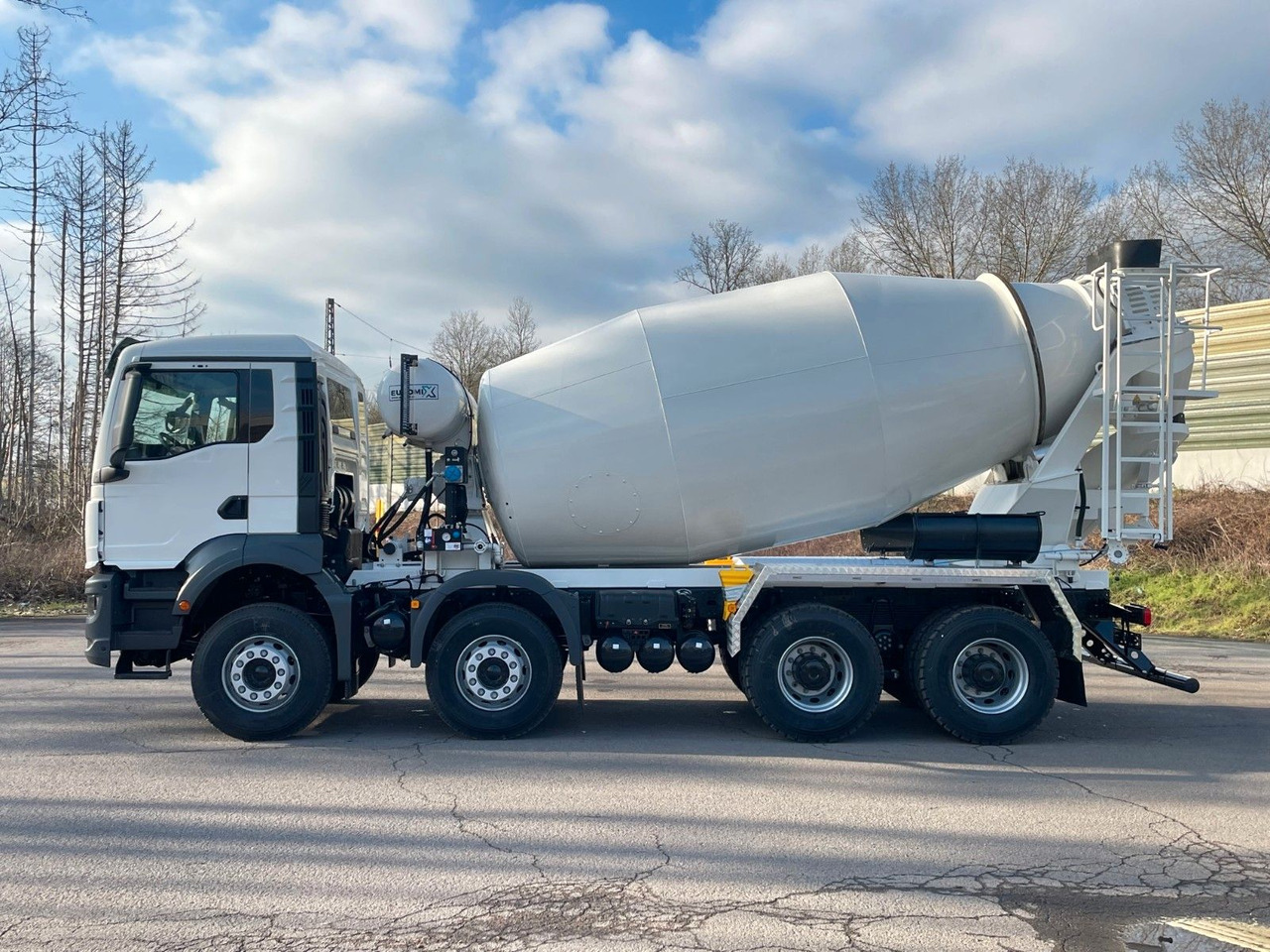 MAN TGS 41.400 8x4 / EuromixMTP EM 12m³ R / EURO 2 - Бетоновоз: снимка 4 MAN TGS 41.400 8x4 / EuromixMTP EM 12m³ R / EURO 2 - Бетоновоз: снимка 4