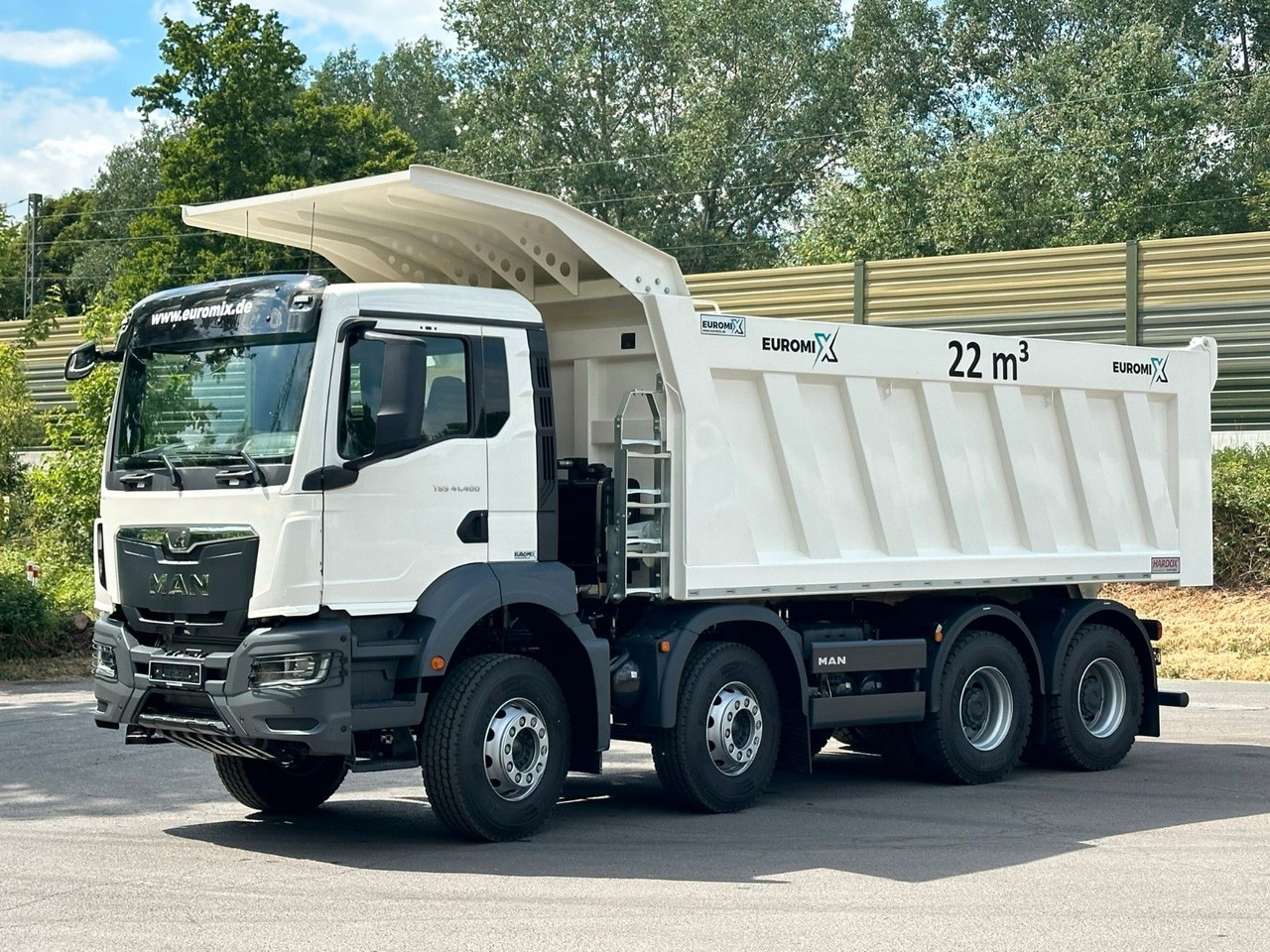 MAN TGS 41.440 8x4 EuromixMTP 22m³ Eckige Mulde - Самосвал камион: снимка 3 MAN TGS 41.440 8x4 EuromixMTP 22m³ Eckige Mulde - Самосвал камион: снимка 3