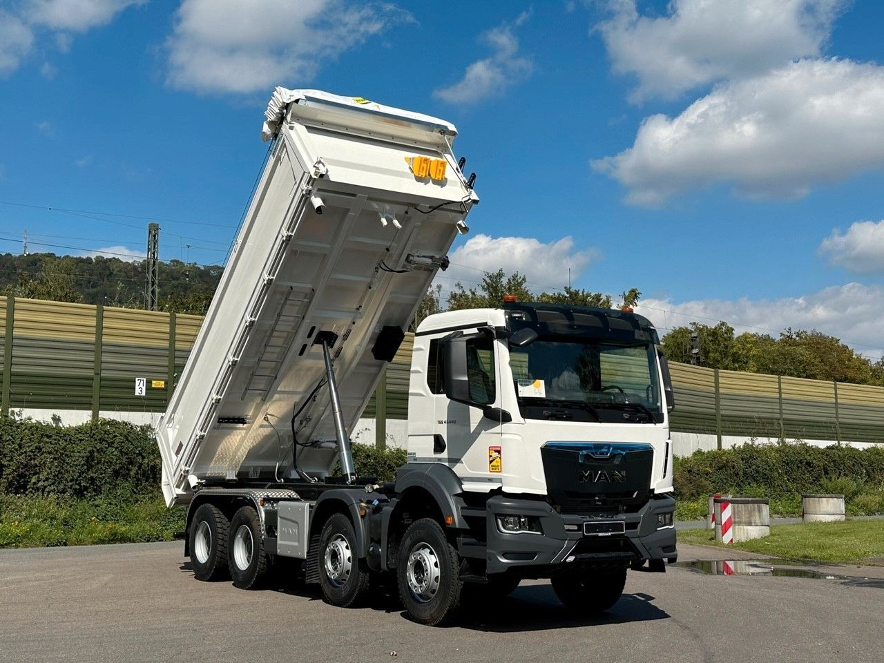 Лизинг на  MAN TGS 41.440  8x4 EuromixMTP 3-Seiten-Kipper MAN TGS 41.440  8x4 EuromixMTP 3-Seiten-Kipper: снимка 12