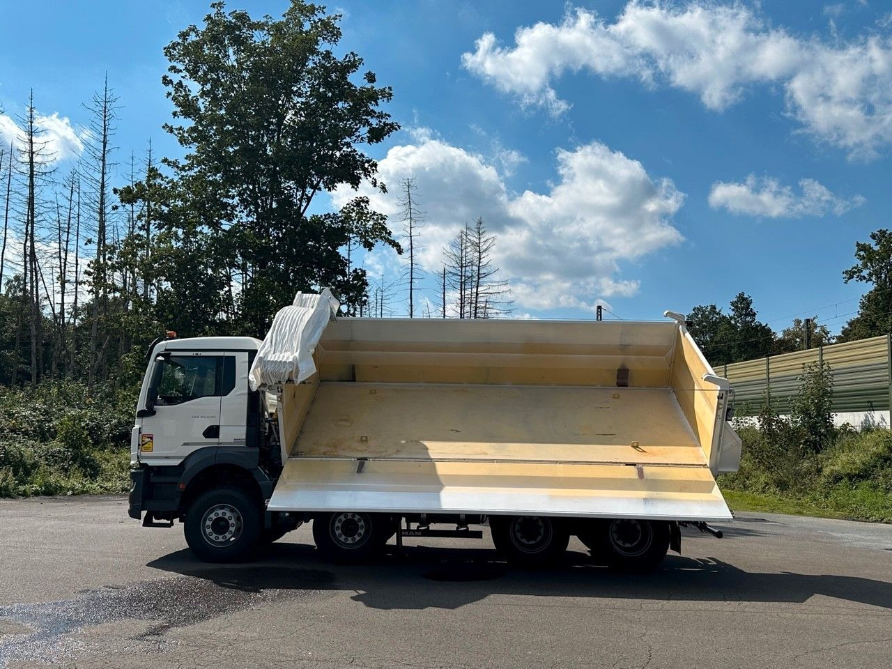 Лизинг на  MAN TGS 41.440  8x4 EuromixMTP 3-Seiten-Kipper MAN TGS 41.440  8x4 EuromixMTP 3-Seiten-Kipper: снимка 15