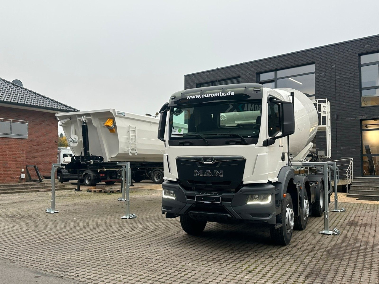 MAN TGS 41.480 8x4 WECHSELSYSTEM KIPPER+MISCHER - Бетоновоз, Самосвална надстройка: снимка 2 MAN TGS 41.480 8x4 WECHSELSYSTEM KIPPER+MISCHER - Бетоновоз, Самосвална надстройка: снимка 2