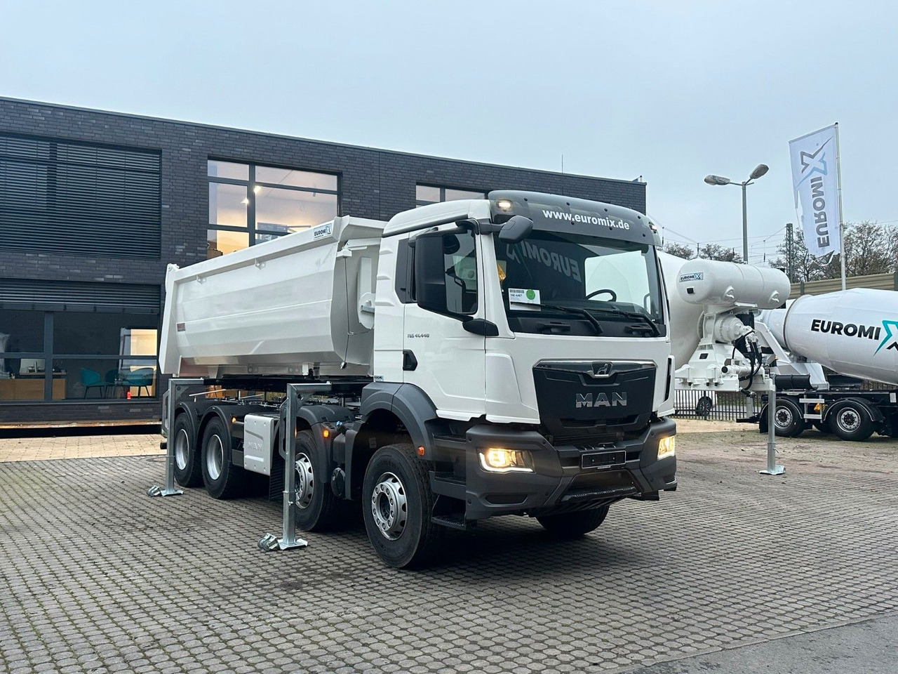 MAN TGS 41.480 8x4 WECHSELSYSTEM KIPPER+MISCHER - Бетоновоз: снимка 2 MAN TGS 41.480 8x4 WECHSELSYSTEM KIPPER+MISCHER - Бетоновоз: снимка 2