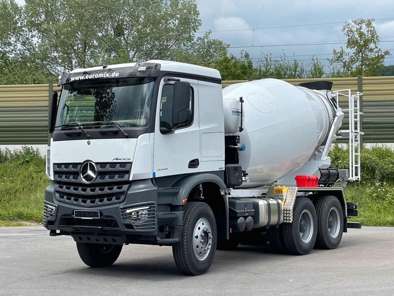 Mercedes-Benz 3348 6X4 Arcos 5 EuromixMTP EM 9 R - Бетоновоз: снимка 1 Mercedes-Benz 3348 6X4 Arcos 5 EuromixMTP EM 9 R - Бетоновоз: снимка 1