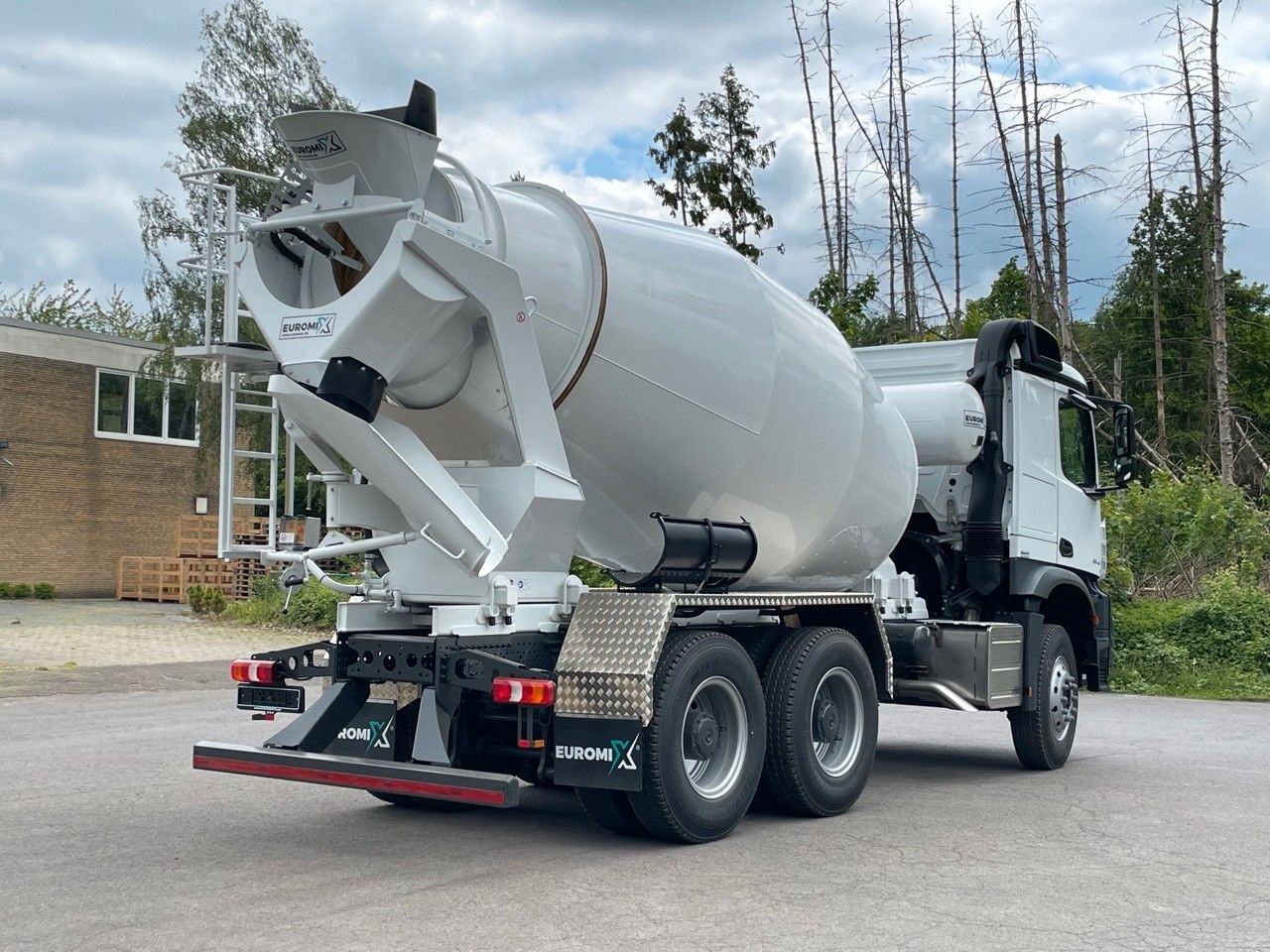 Mercedes-Benz 3348 6X4 Arcos 5 EuromixMTP EM 9 R - Бетоновоз: снимка 5 Mercedes-Benz 3348 6X4 Arcos 5 EuromixMTP EM 9 R - Бетоновоз: снимка 5