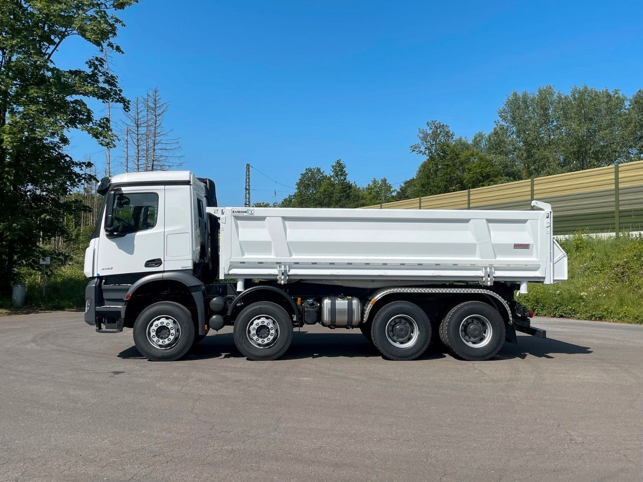 Mercedes-Benz 4145 8X4 Euromix EMT 3-Seiten-Kipper - Самосвал камион: снимка 2 Mercedes-Benz 4145 8X4 Euromix EMT 3-Seiten-Kipper - Самосвал камион: снимка 2