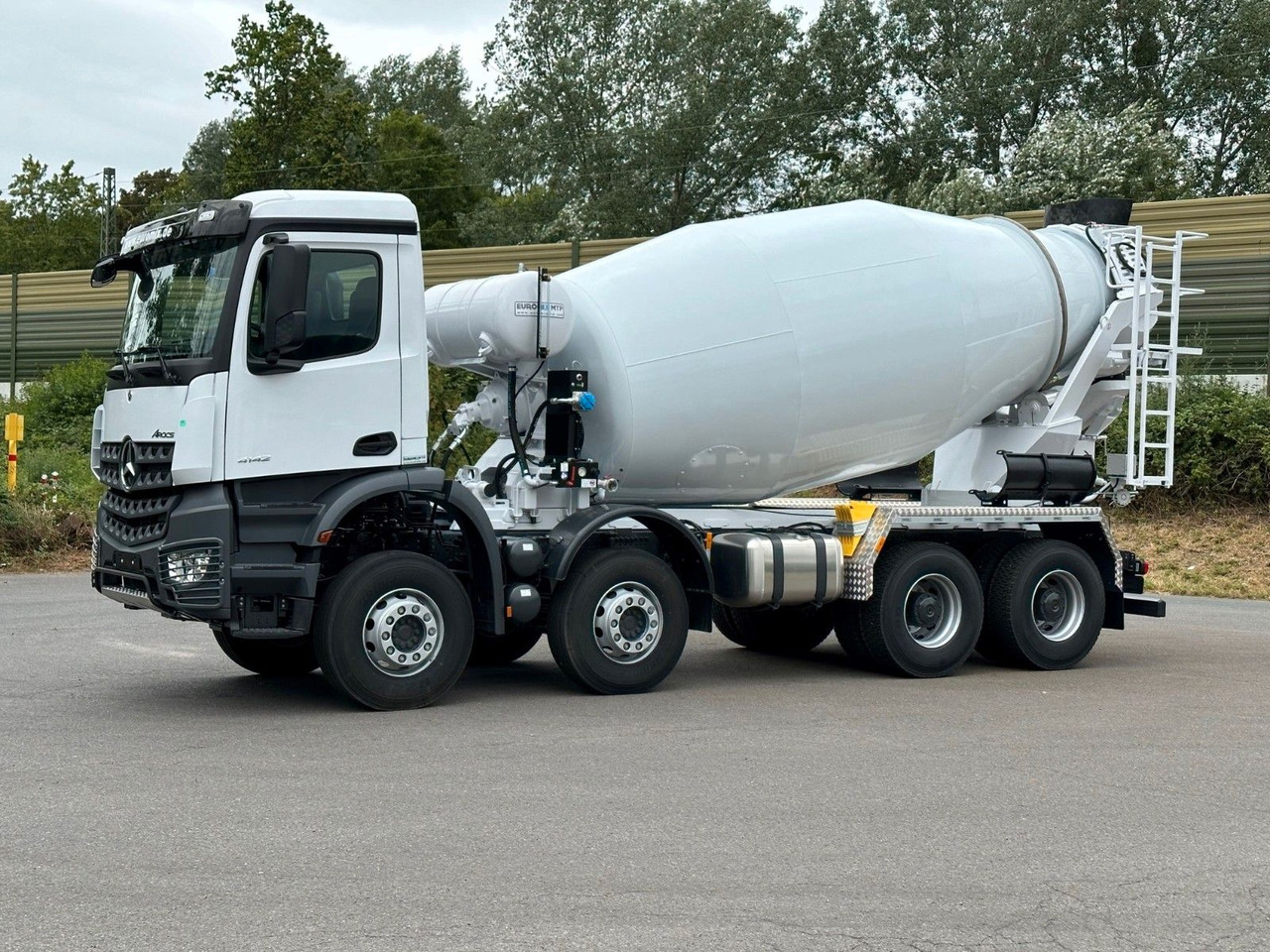 Mercedes-Benz AROCS 5 4142 B 8X4 Euro 3 EuromixMTP EM 10 - Бетоновоз: снимка 3 Mercedes-Benz AROCS 5 4142 B 8X4 Euro 3 EuromixMTP EM 10 - Бетоновоз: снимка 3