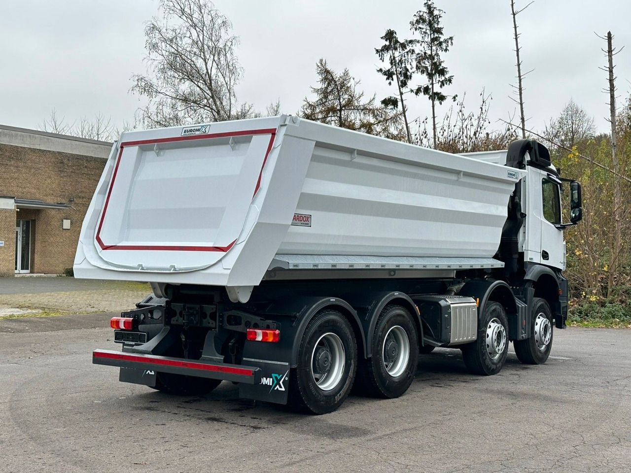 Mercedes-Benz AROCS 5 4145 8X4 E6e EuromixMTP 18m³ Kipper - Самосвал камион: снимка 5 Mercedes-Benz AROCS 5 4145 8X4 E6e EuromixMTP 18m³ Kipper - Самосвал камион: снимка 5
