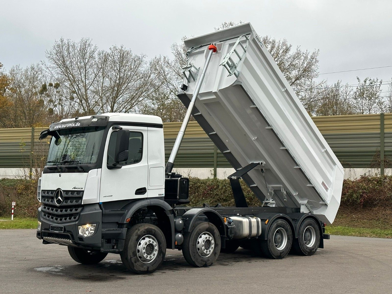 Mercedes-Benz AROCS 5 4145 8X4 E6e EuromixMTP 18m³ Kipper - Самосвал камион: снимка 1 Mercedes-Benz AROCS 5 4145 8X4 E6e EuromixMTP 18m³ Kipper - Самосвал камион: снимка 1