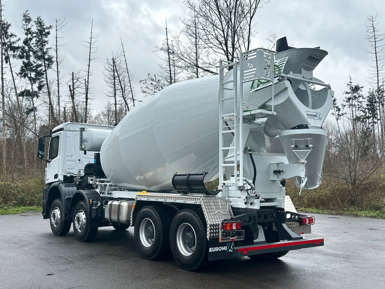 Mercedes-Benz AROCS 5 4242 8x4 Euro5 EuromixMTP EM 12m R - Бетоновоз: снимка 5 Mercedes-Benz AROCS 5 4242 8x4 Euro5 EuromixMTP EM 12m R - Бетоновоз: снимка 5