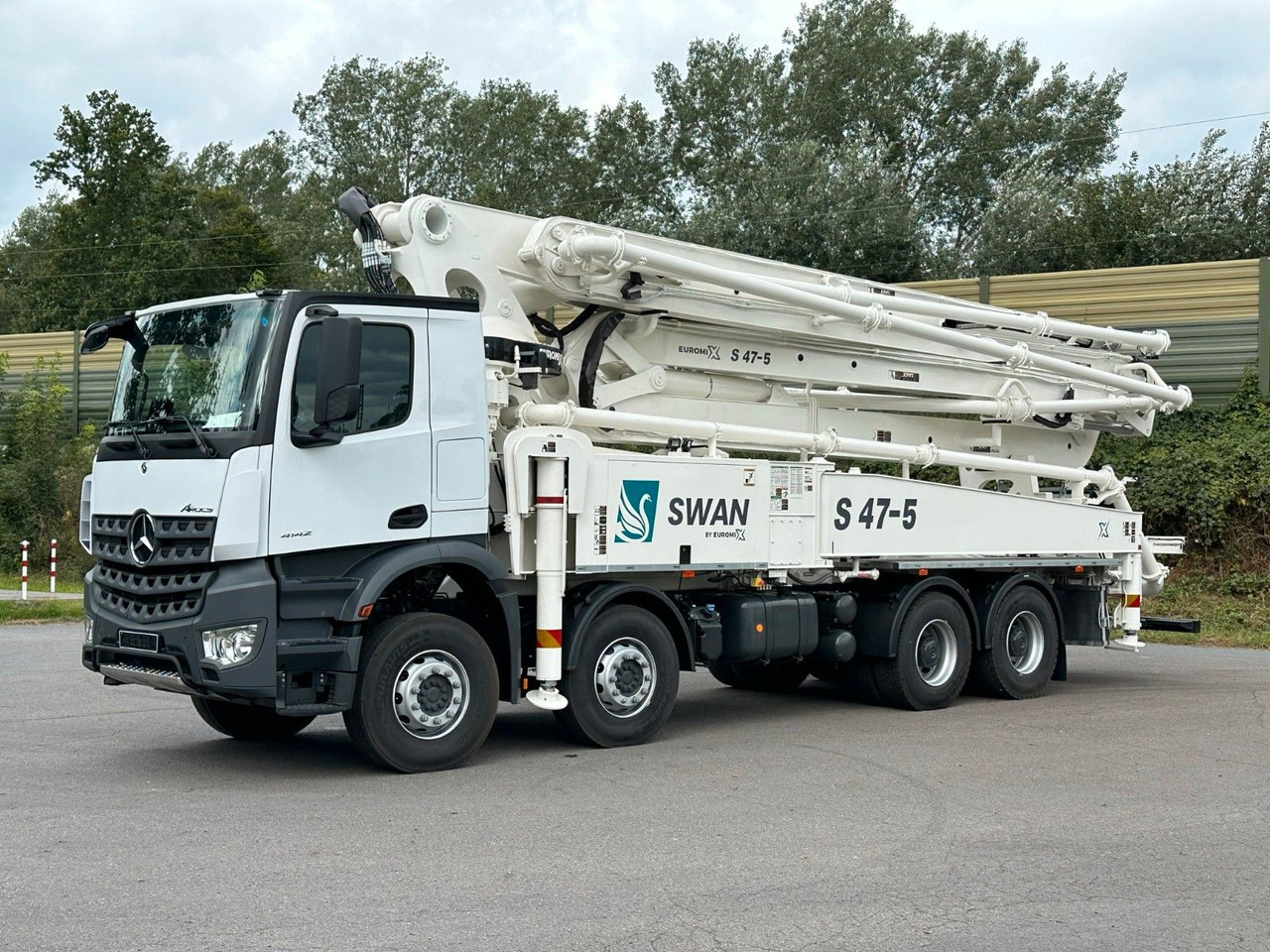 Mercedes-Benz Arocs 5 4142 8x4 SWAN TSP 47-5 160RZ ( 47m ) - Бетон помпа: снимка 3 Mercedes-Benz Arocs 5 4142 8x4 SWAN TSP 47-5 160RZ ( 47m ) - Бетон помпа: снимка 3