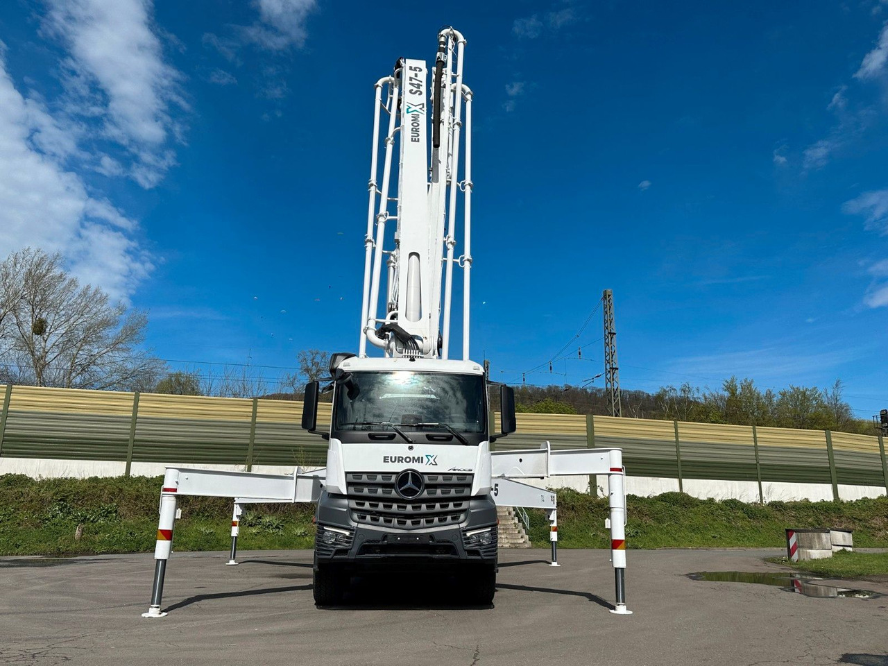Mercedes-Benz Arocs 5 4542 8x4 SWAN TSP 47-5 160RZ ( 47m ) - Бетон помпа: снимка 3 Mercedes-Benz Arocs 5 4542 8x4 SWAN TSP 47-5 160RZ ( 47m ) - Бетон помпа: снимка 3