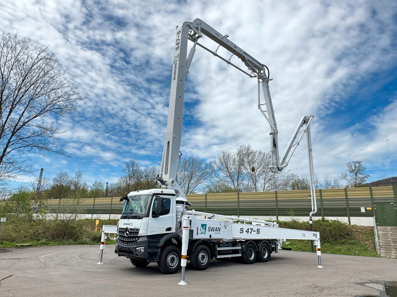 Mercedes-Benz Arocs 5 4542 8x4 SWAN TSP 47-5 160RZ ( 47m ) - Бетон помпа: снимка 1 Mercedes-Benz Arocs 5 4542 8x4 SWAN TSP 47-5 160RZ ( 47m ) - Бетон помпа: снимка 1