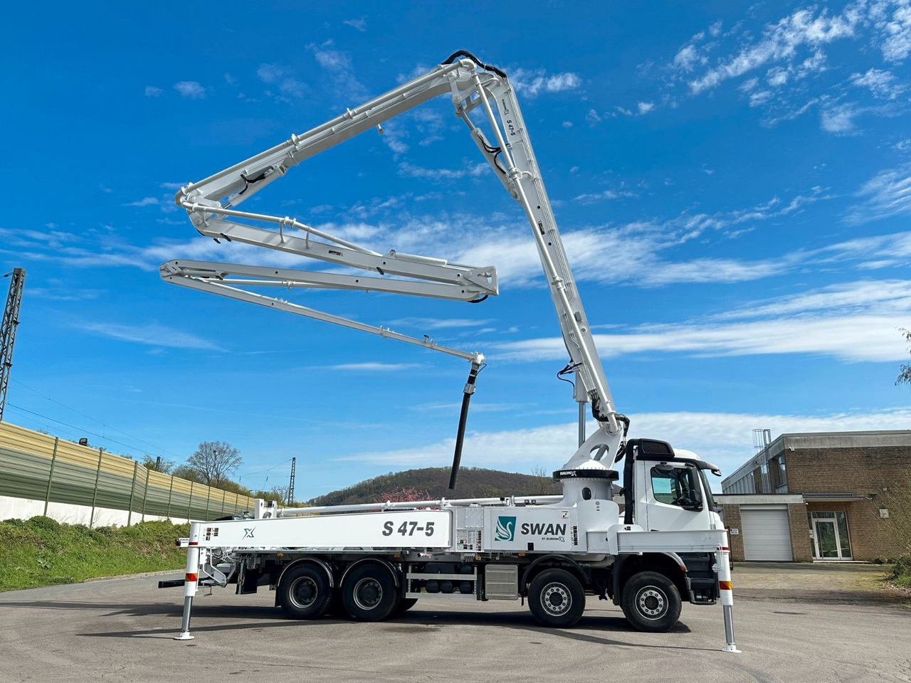 Mercedes-Benz Arocs 5 4542 8x4 SWAN TSP 47-5 160RZ ( 47m ) - Бетон помпа: снимка 2 Mercedes-Benz Arocs 5 4542 8x4 SWAN TSP 47-5 160RZ ( 47m ) - Бетон помпа: снимка 2