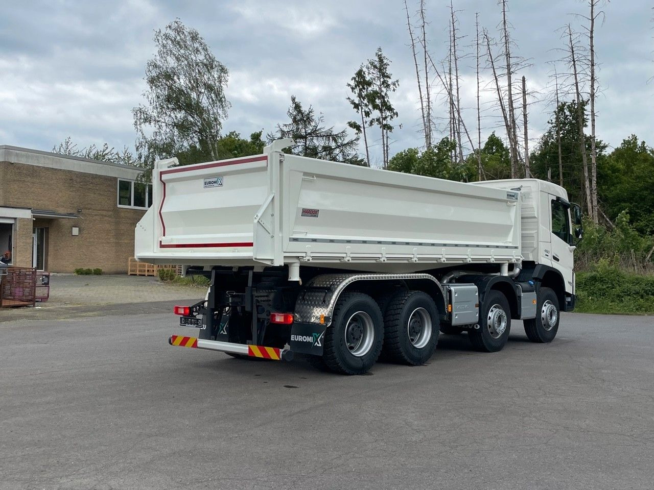 Volvo FMX 460 8x4 / EuromixMTP 3-Seiten-Kipper - Самосвал камион: снимка 5 Volvo FMX 460 8x4 / EuromixMTP 3-Seiten-Kipper - Самосвал камион: снимка 5