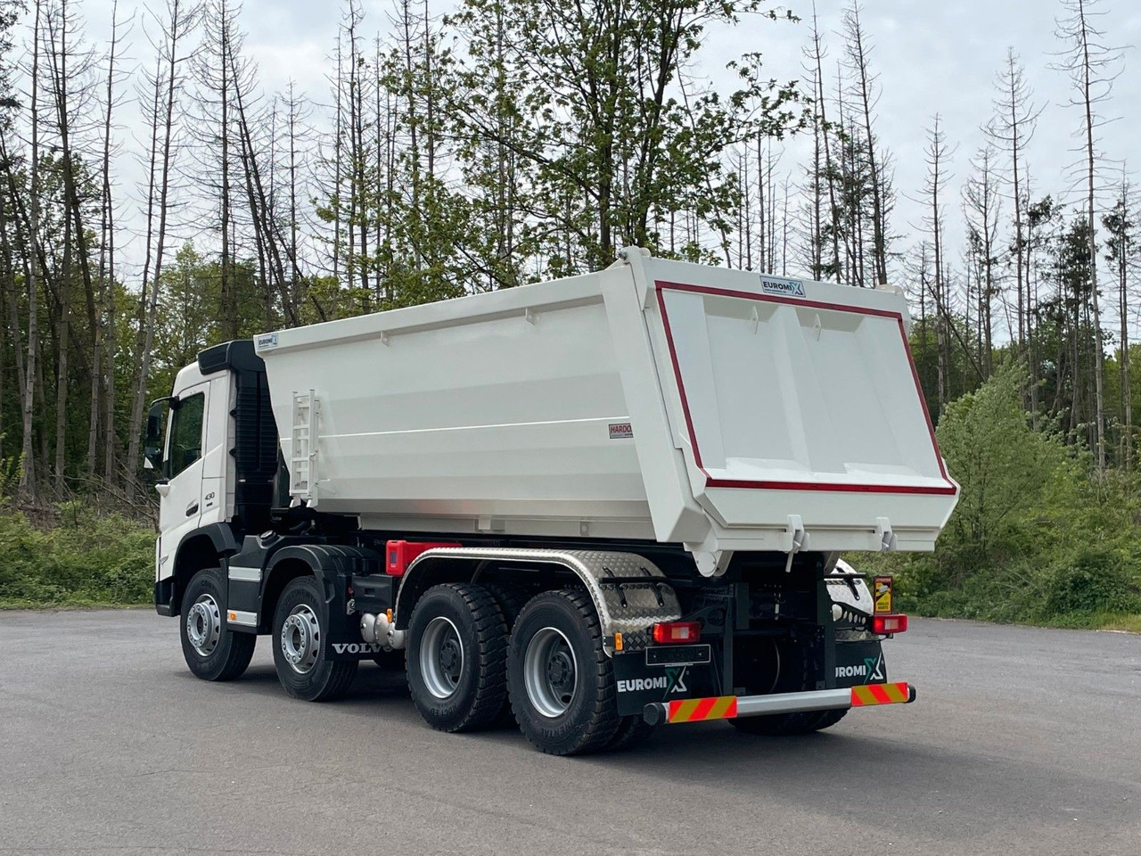 Volvo FMX 460 8x4 EuromixMTP EMK 20m³ Mulden Kipper - Самосвал камион: снимка 4 Volvo FMX 460 8x4 EuromixMTP EMK 20m³ Mulden Kipper - Самосвал камион: снимка 4