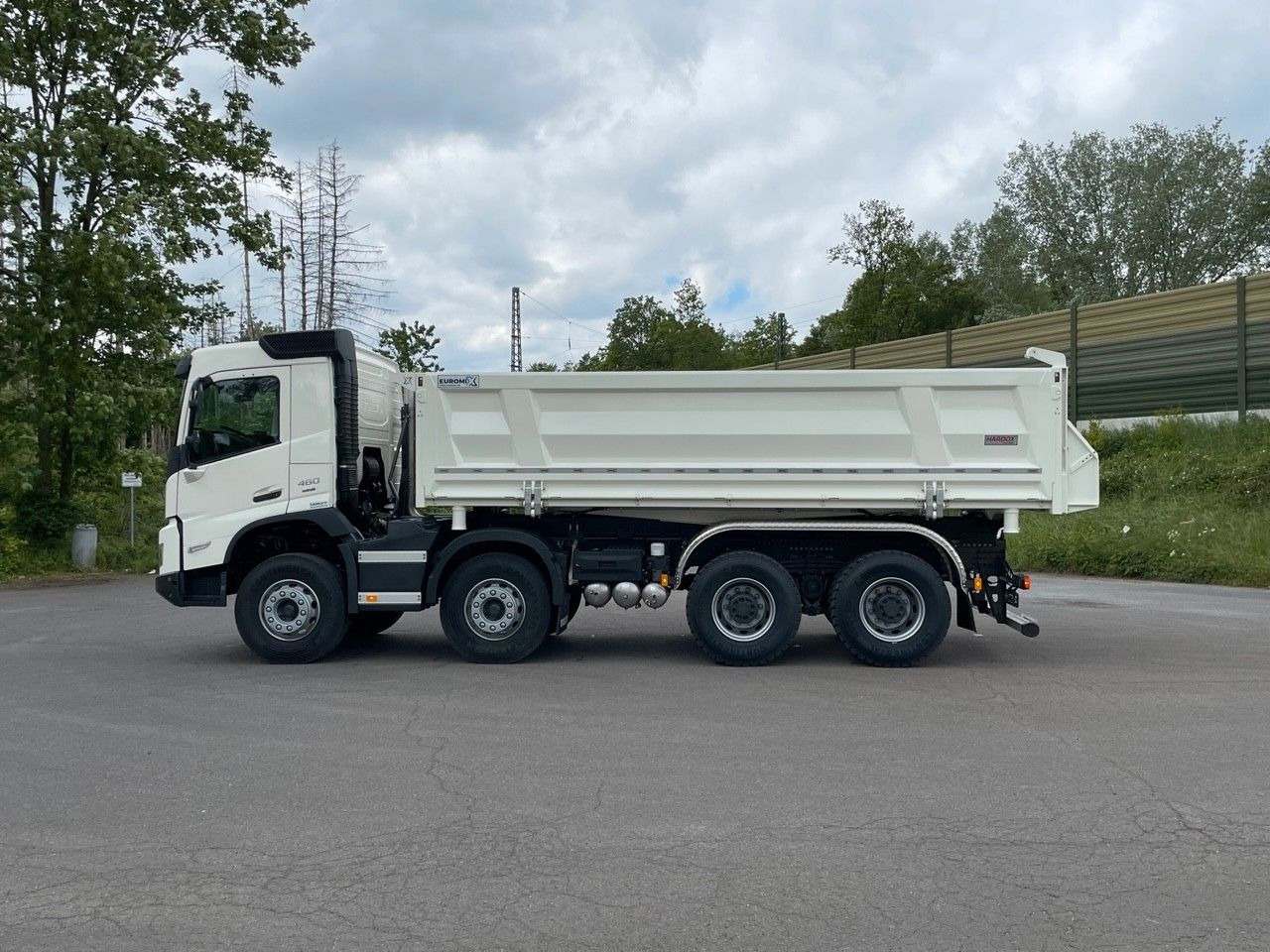 Volvo FMX 500 8X4 Retarder EuromixMTP Kipper - Самосвал камион: снимка 2 Volvo FMX 500 8X4 Retarder EuromixMTP Kipper - Самосвал камион: снимка 2