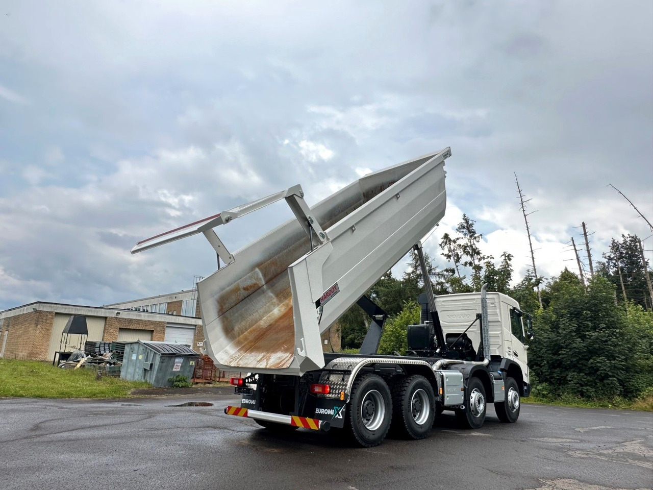 Volvo FMX 500 8X4 Retarder EuromixMTP Kipper - Самосвал камион: снимка 5 Volvo FMX 500 8X4 Retarder EuromixMTP Kipper - Самосвал камион: снимка 5