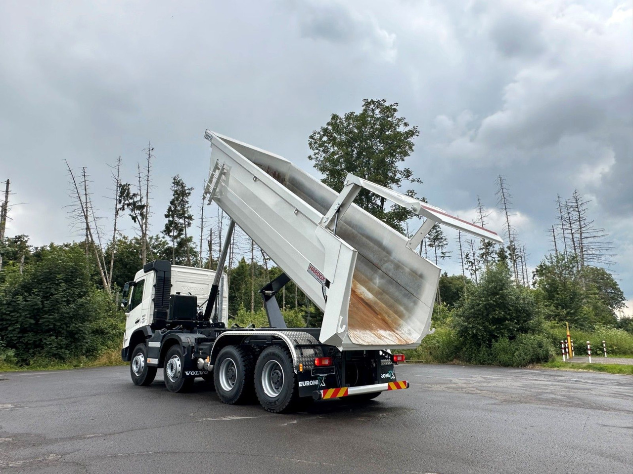 Volvo FMX 500 8X4 Retarder EuromixMTP Kipper - Самосвал камион: снимка 4 Volvo FMX 500 8X4 Retarder EuromixMTP Kipper - Самосвал камион: снимка 4