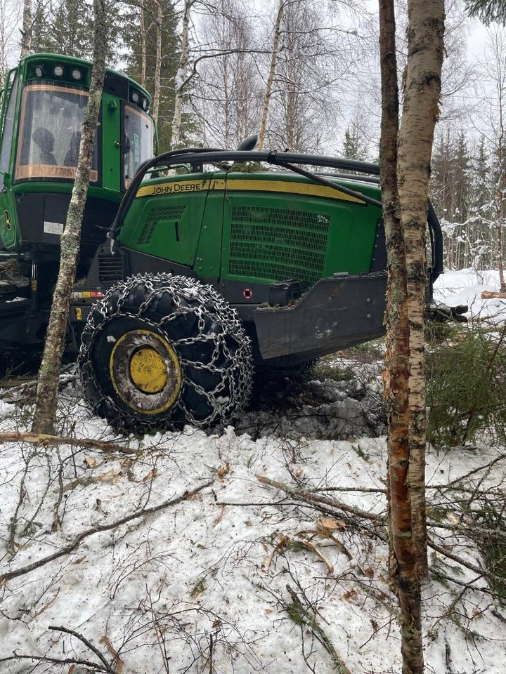 John Deere 1070 G - Харвестер: снимка 5 John Deere 1070 G - Харвестер: снимка 5
