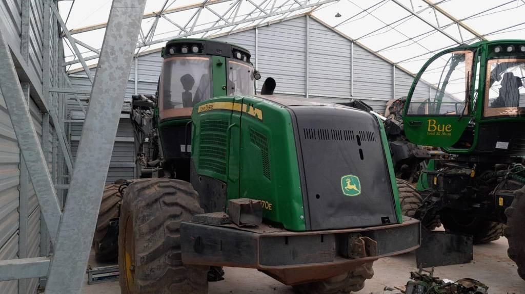 John Deere 1270 E - Харвестер: снимка 2 John Deere 1270 E - Харвестер: снимка 2