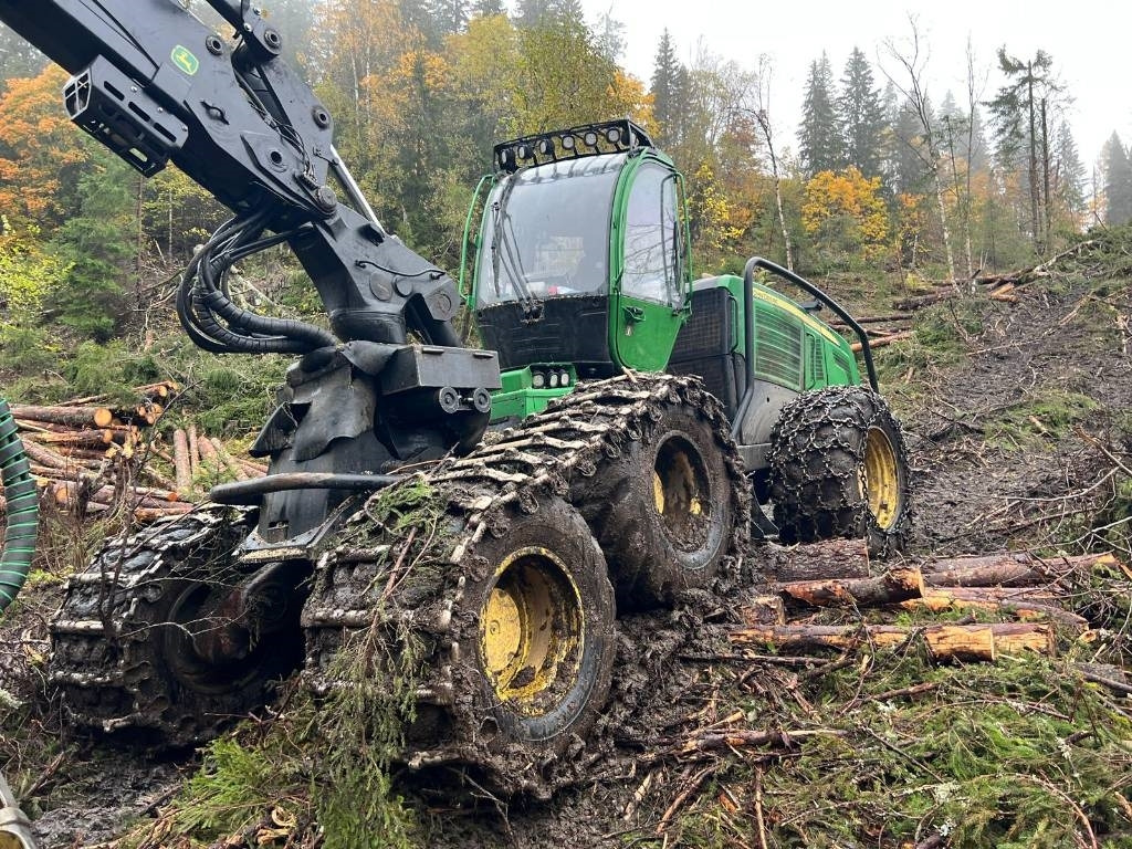 John Deere 1270 E - Харвестер: снимка 3 John Deere 1270 E - Харвестер: снимка 3