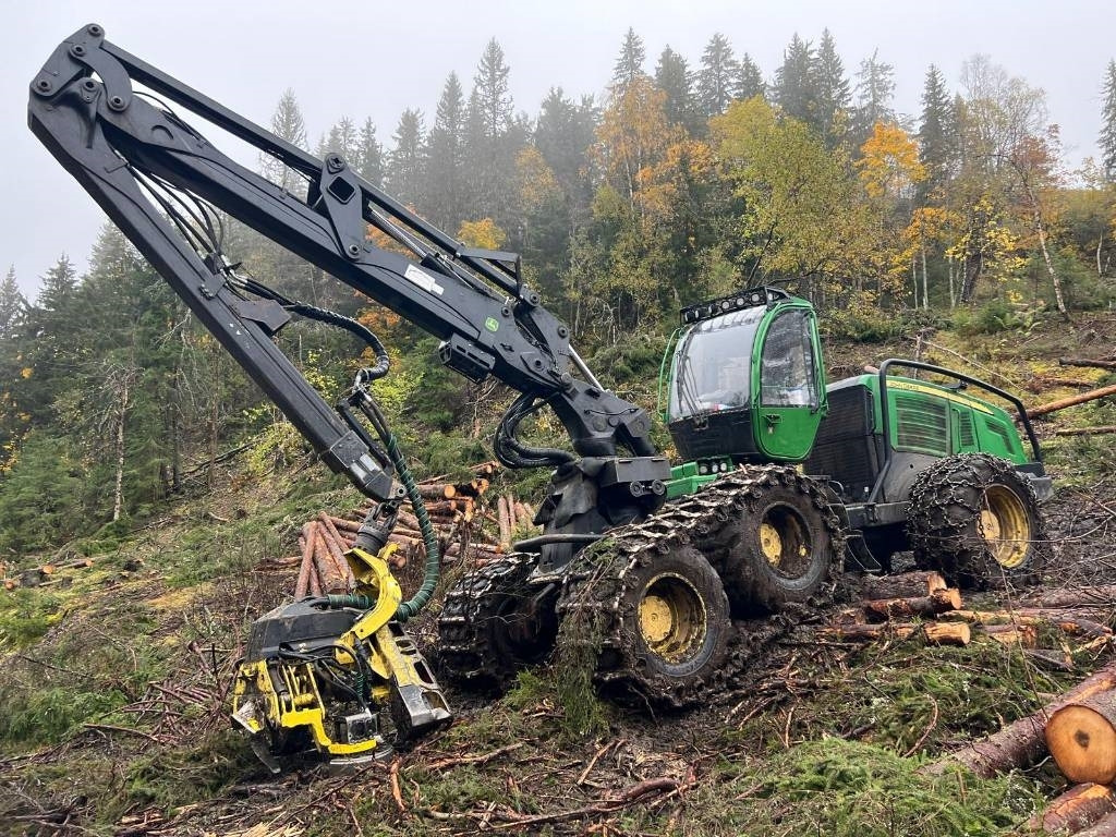 John Deere 1270 E - Харвестер: снимка 1 John Deere 1270 E - Харвестер: снимка 1