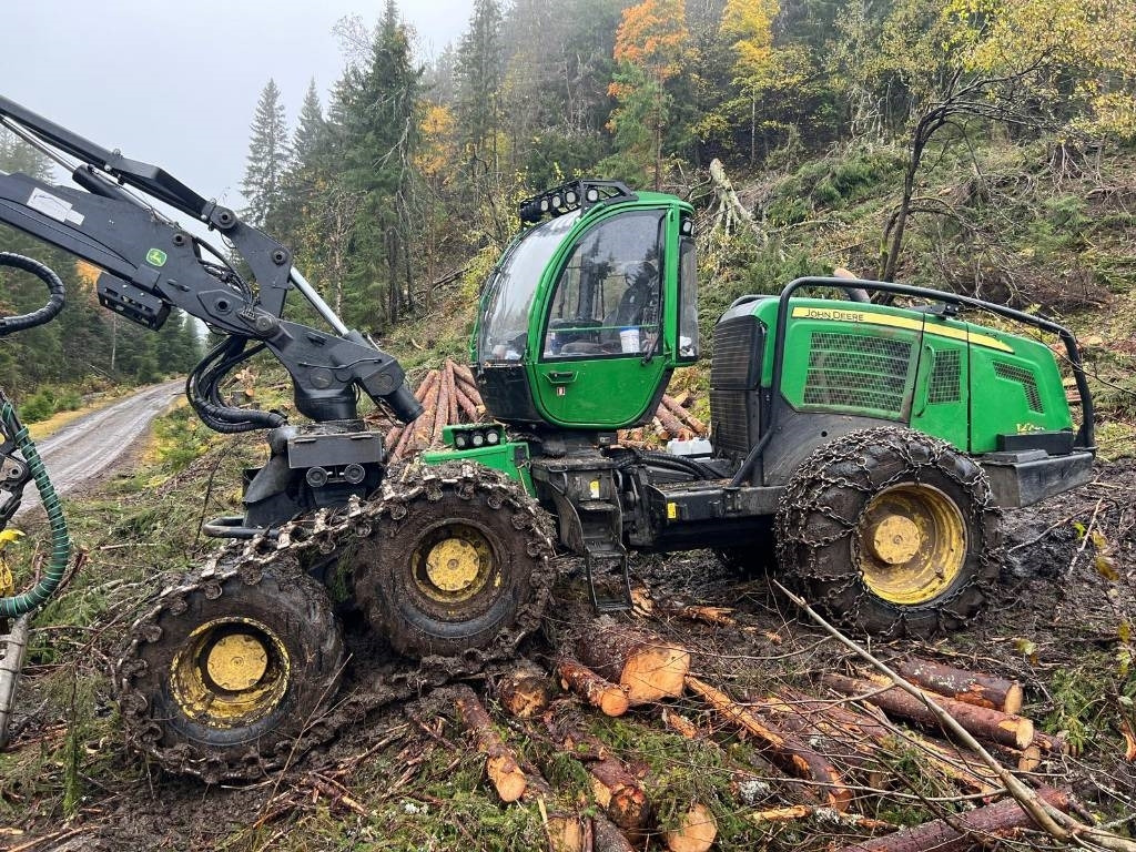 John Deere 1270 E - Харвестер: снимка 4 John Deere 1270 E - Харвестер: снимка 4