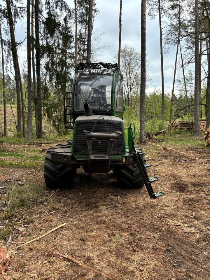 John Deere 810 E - Форвардер: снимка 3 John Deere 810 E - Форвардер: снимка 3