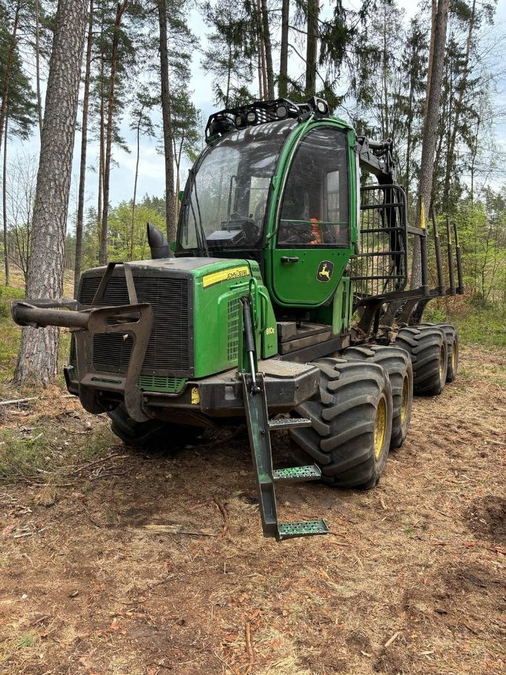 John Deere 810 E - Форвардер: снимка 1 John Deere 810 E - Форвардер: снимка 1