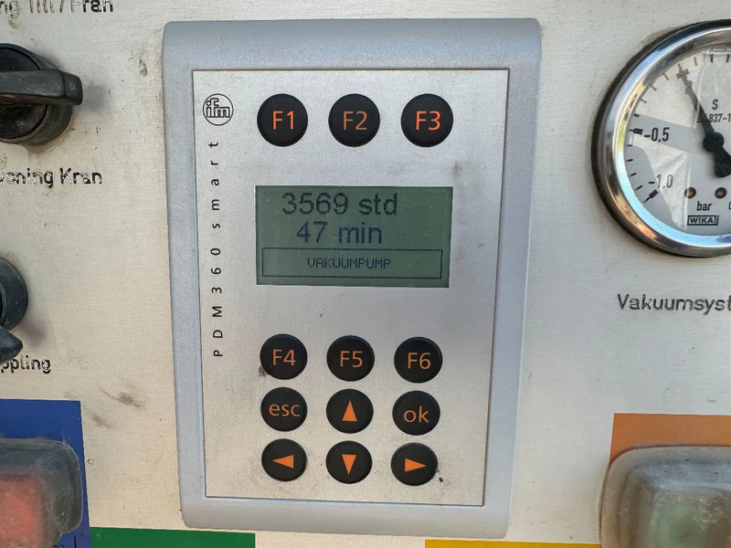 Каналопочистваща машина Scania R480 Sewer Jetter + Recycler, Euro 6, Super 2000 (16m3), 2013: снимка 15 Каналопочистваща машина Scania R480 Sewer Jetter + Recycler, Euro 6, Super 2000 (16m3), 2013: снимка 15