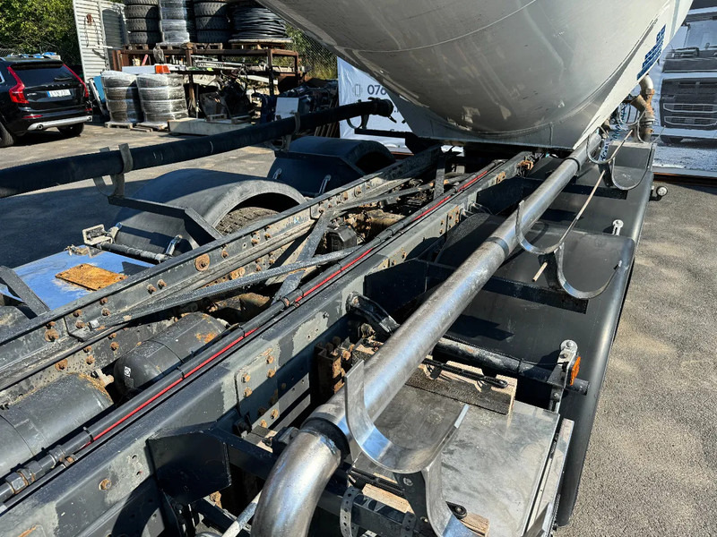 Scania R580 V8 6x2, Retarder, Compressor, Silo / Bulk, 2015 - Камион цистерна: снимка 5 Scania R580 V8 6x2, Retarder, Compressor, Silo / Bulk, 2015 - Камион цистерна: снимка 5
