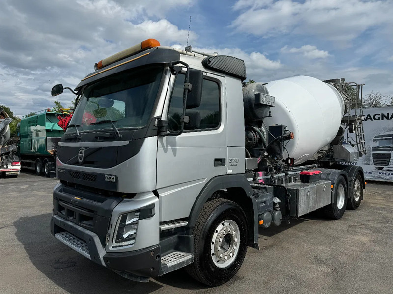 Volvo FMX 370 6x2*4, Mixer + Hydraulic-slide, 2015 - Бетоновоз: снимка 3 Volvo FMX 370 6x2*4, Mixer + Hydraulic-slide, 2015 - Бетоновоз: снимка 3
