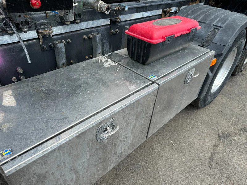 Volvo FMX 370 6x2*4, Mixer + Hydraulic-slide, 2015 - Бетоновоз: снимка 5 Volvo FMX 370 6x2*4, Mixer + Hydraulic-slide, 2015 - Бетоновоз: снимка 5
