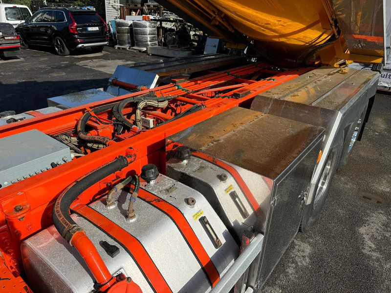 Volvo FMX 450 6x2*4, 14m3 Combi, Sludge / High Pressure-truck, 2017 - Каналопочистваща машина: снимка 4 Volvo FMX 450 6x2*4, 14m3 Combi, Sludge / High Pressure-truck, 2017 - Каналопочистваща машина: снимка 4