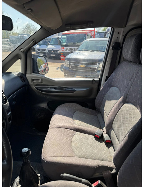 Товарен бус Hyundai H200: снимка 14