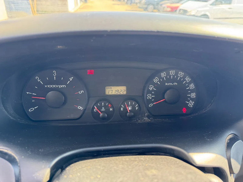 Товарен бус Hyundai H200: снимка 11