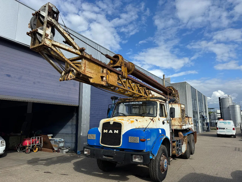MAN 32.281 **FOREUSE-DRILLTRUCK-6X6** - Камион: снимка 1 MAN 32.281 **FOREUSE-DRILLTRUCK-6X6** - Камион: снимка 1